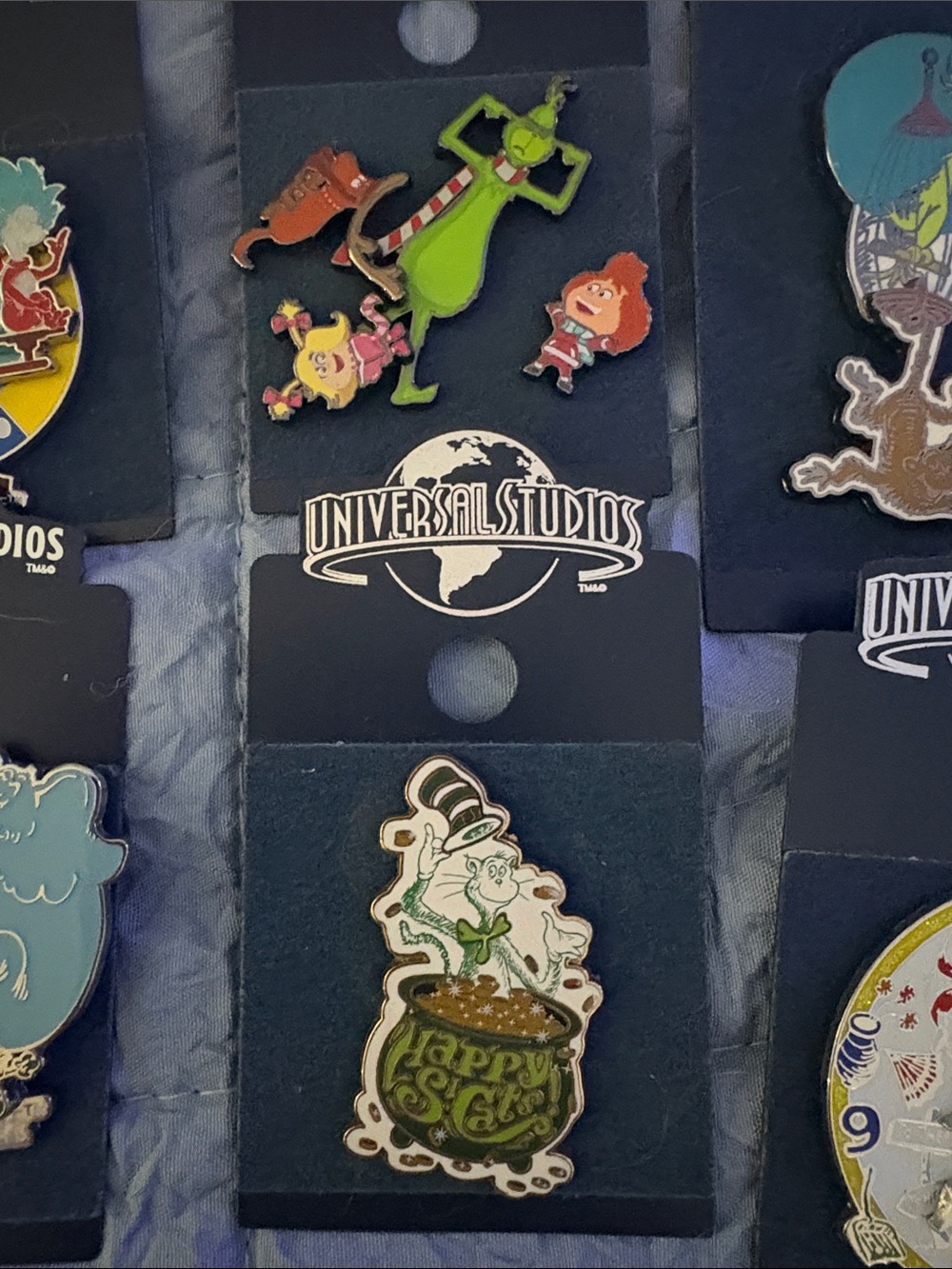 Universal Studios Enamel Pin Set -Multi Color dr. Seuss cat in hat grinch n more - Picture 7 of 10